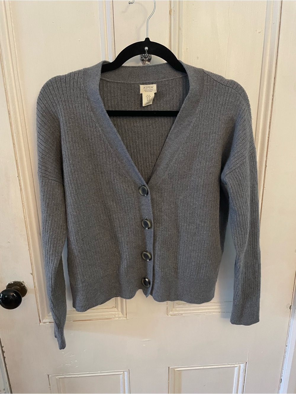 Aspen 100% Merino Wool Ribbed V-Neck Cardigan Sweater Gray Size Medium